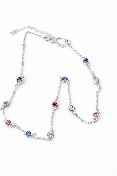 10777 Halvlangt smykke fargede stener